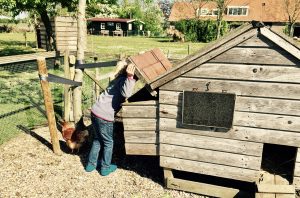 Der Hühnerstall auf dem Bauernhof - Familienurlaub in der Jurte